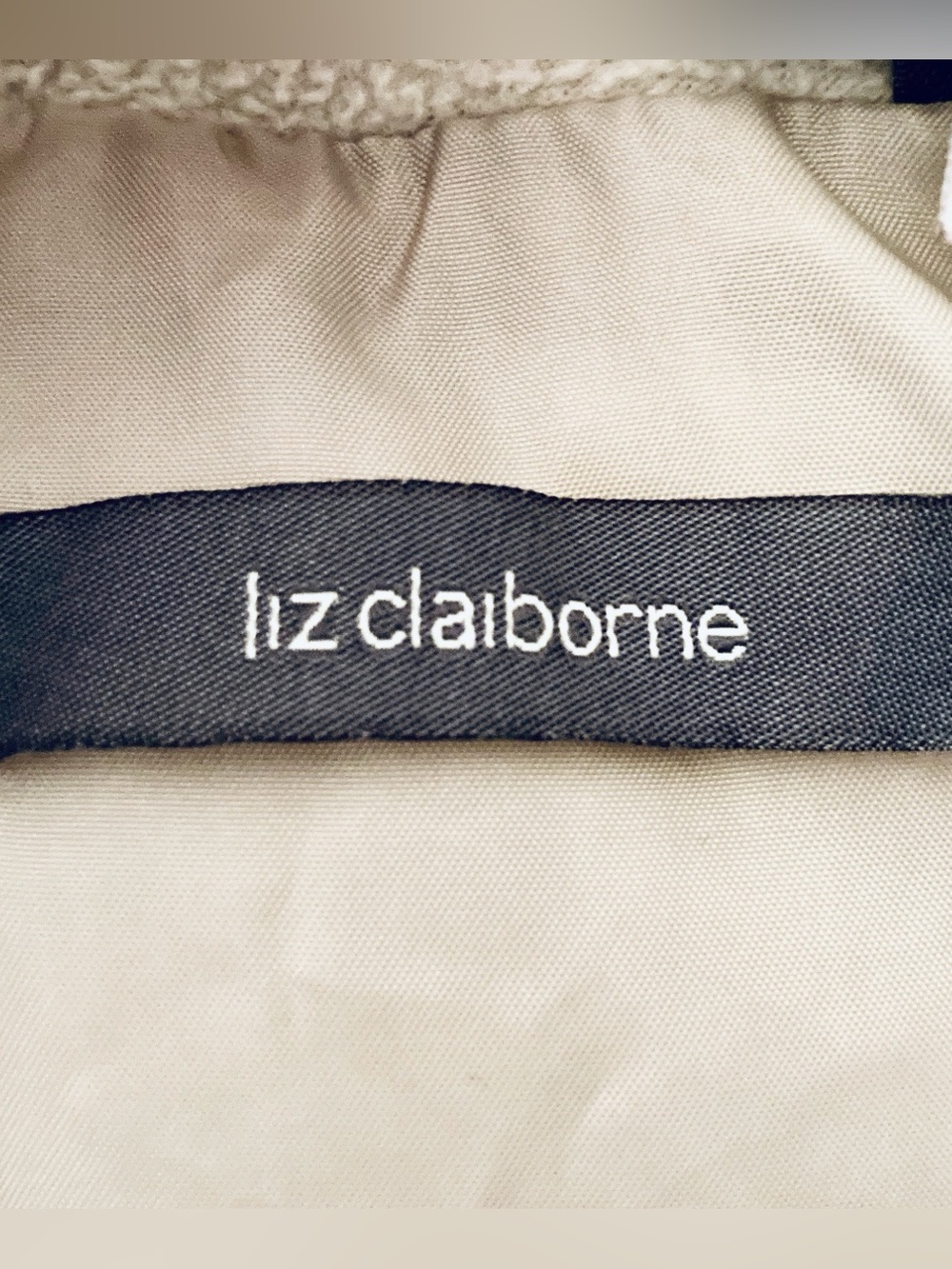 Liz Claiborne cream-colored quilted puffer vest - Picture 3 of 3